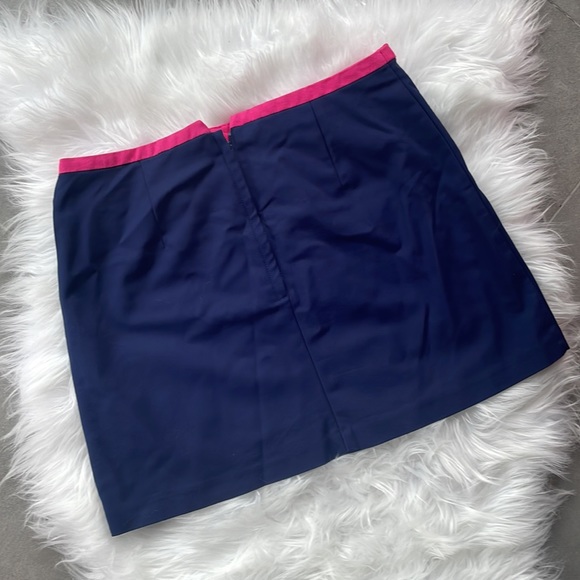 H&M Navy Blue Mini Skirt w/ Hot Pink Trim & Front pockets. Size 8 - Picture 3 of 6